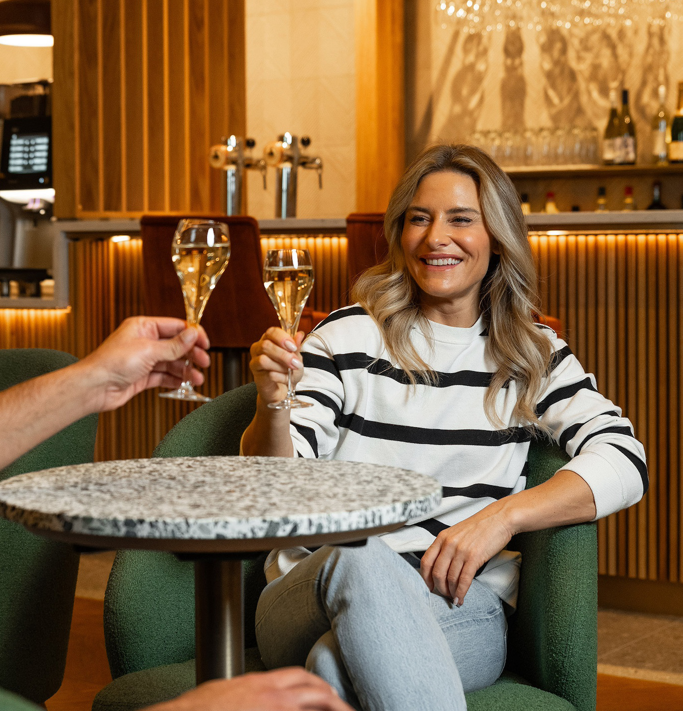 ltn-cheers-bar